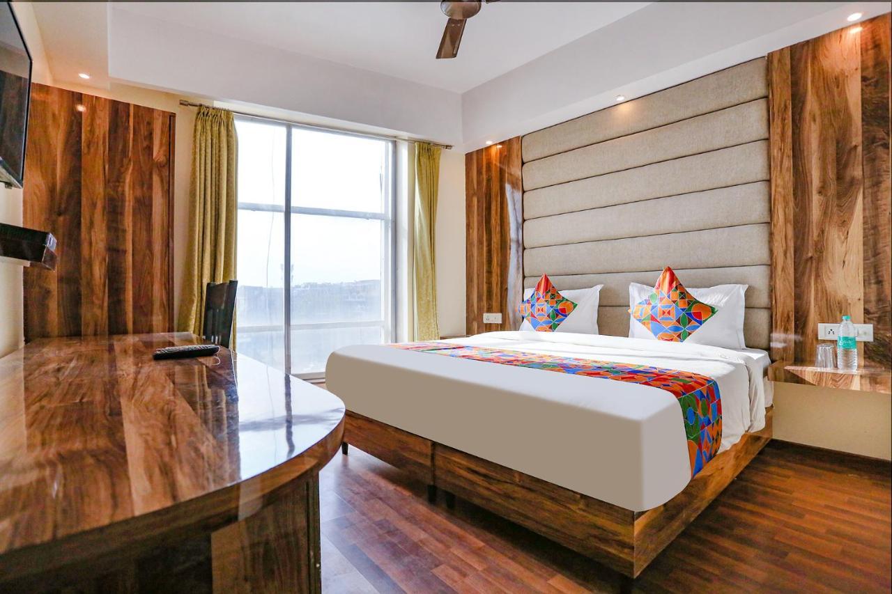 Fabexpress Kapashera Residency Near Igi Airport New Delhi Gurgáon Kültér fotó